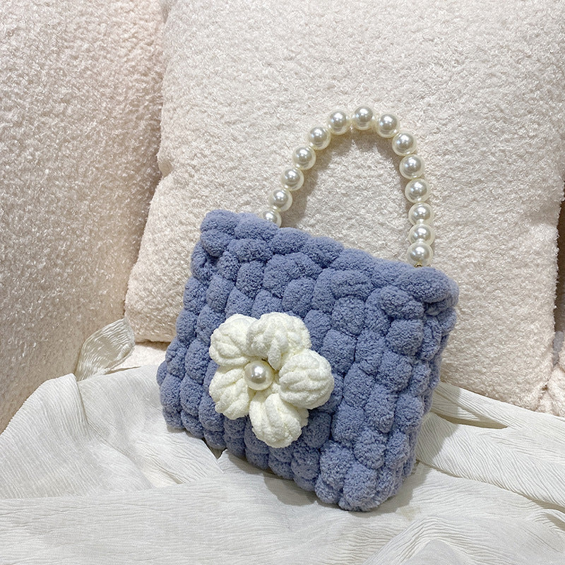 Charming hand-woven DIY bag: perfect gift for her.