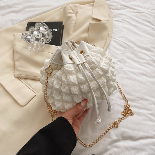 Elegant pleated bubble bag: chic, soft crossbody