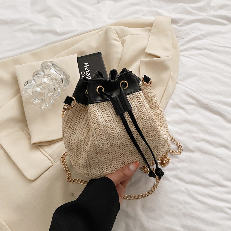 Elegant pleated bubble bag: chic, soft crossbody